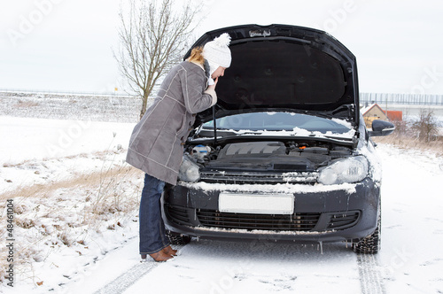 Car break - woman phoned the breakdown service photo