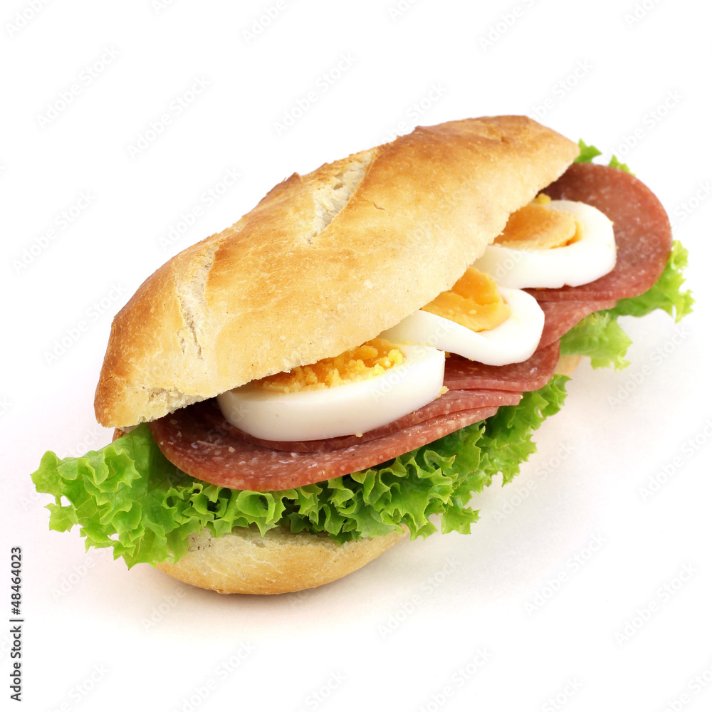 frühstücksbrötchen mit salami und ei frühstücksbrötchen mit salami und ei