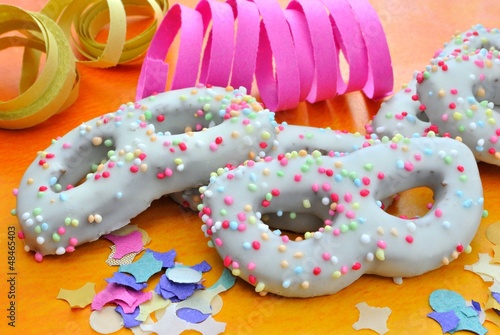 Dolci di carnevale a forma di maschera