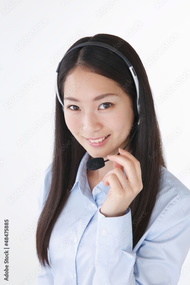 ヘッドセットの女性