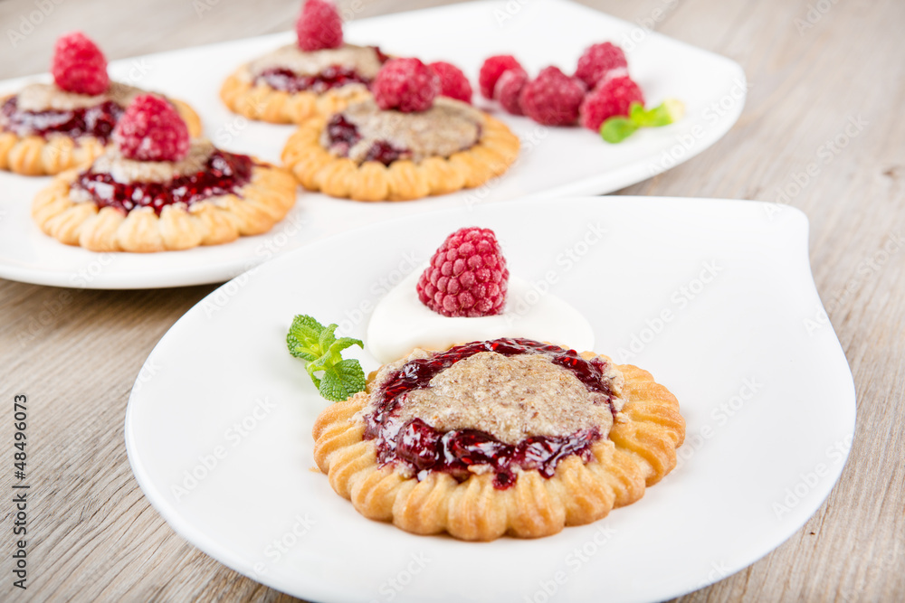Delicious raspberry cake with mint and almond cream Delicious raspberry cake with mint and almond cream