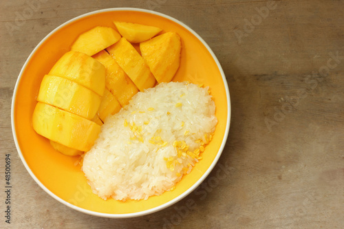 Fototapeta Naklejka Na Ścianę i Meble -  Page mango sticky rice.