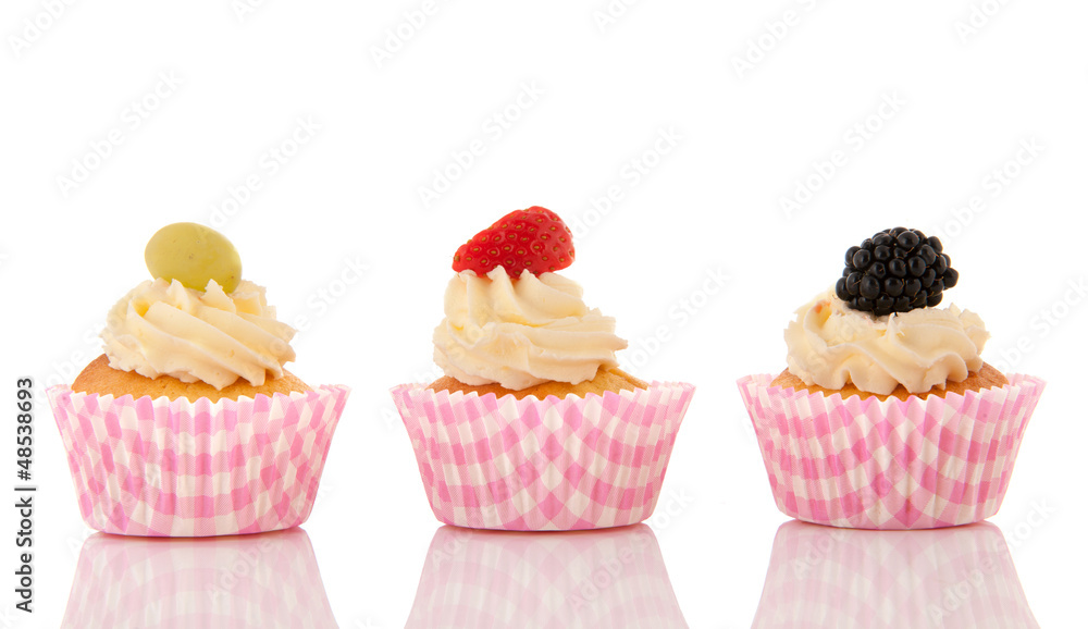 cupcakes with fresh fruit cupcakes with fresh fruit