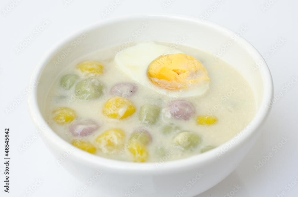 Thai sweetmeat with colorful ball (Bua Loi) Thai sweetmeat with colorful ball (Bua Loi)