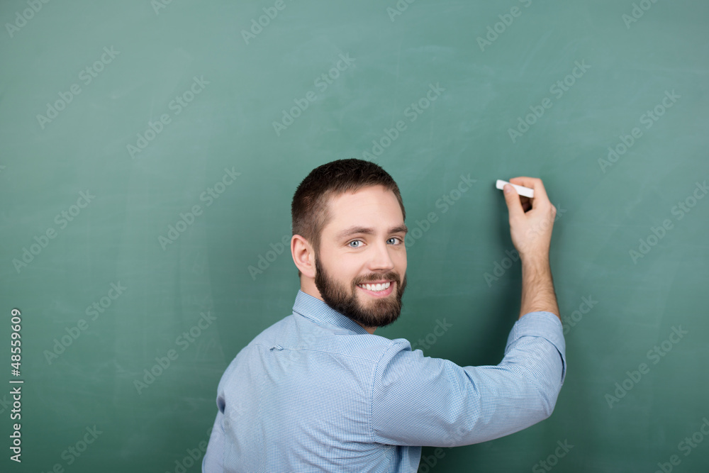 student schreibt an die tafel student schreibt an die tafel