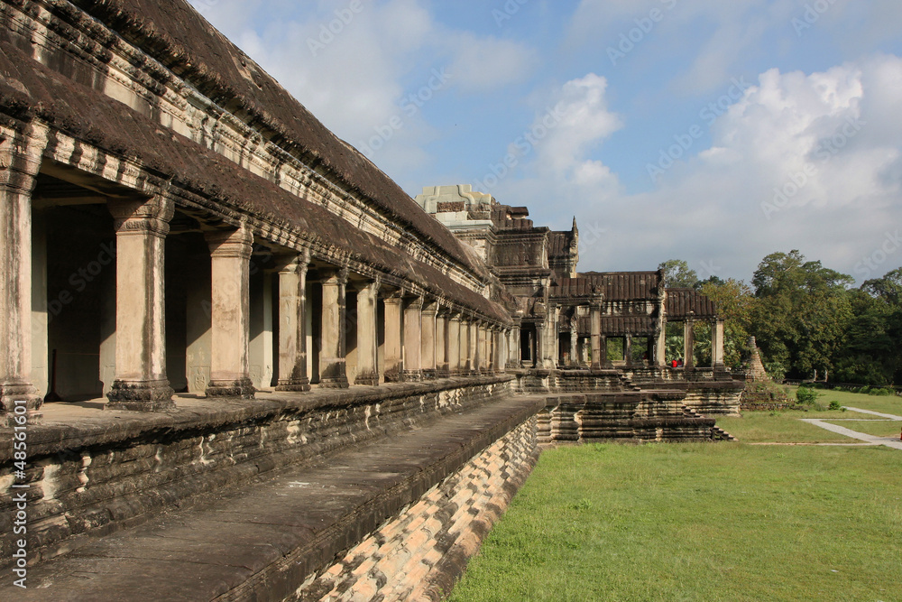 Les galeries extérieures d'Angkor Wat