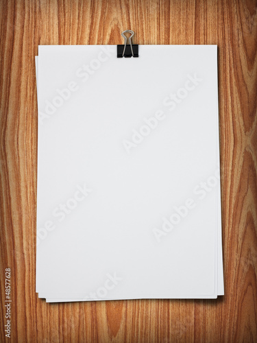 Note paper on wood background