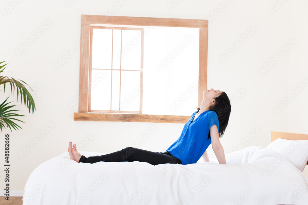 ストレッチをする女の子 ストレッチをする女の子