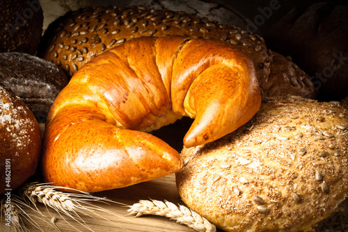 coissant, bread and buns photo