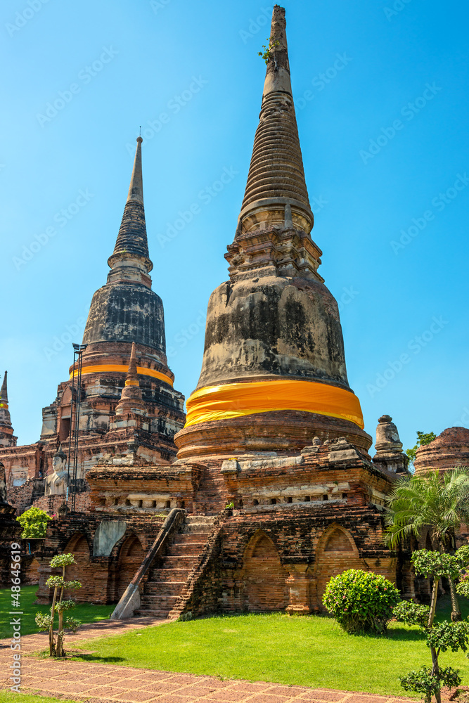 Fototapeta premium Buddhist stupa of Wat Yai Chaimongkon in Ayutthaya, Thailand.
