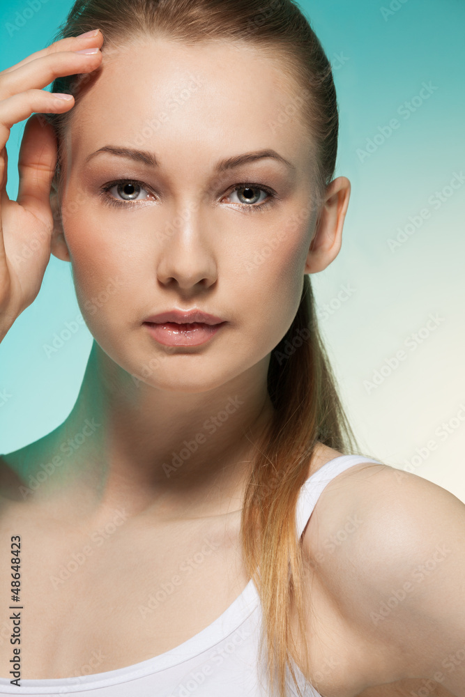 Naklejka premium Natural clean portrait of blond woman