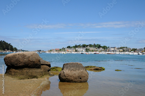 the picturesque port of Ploumanac h photo