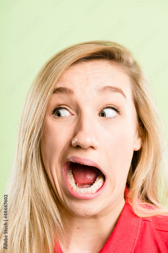 funny woman portrait real people high definition green backgroun funny woman portrait real people high definition green backgroun