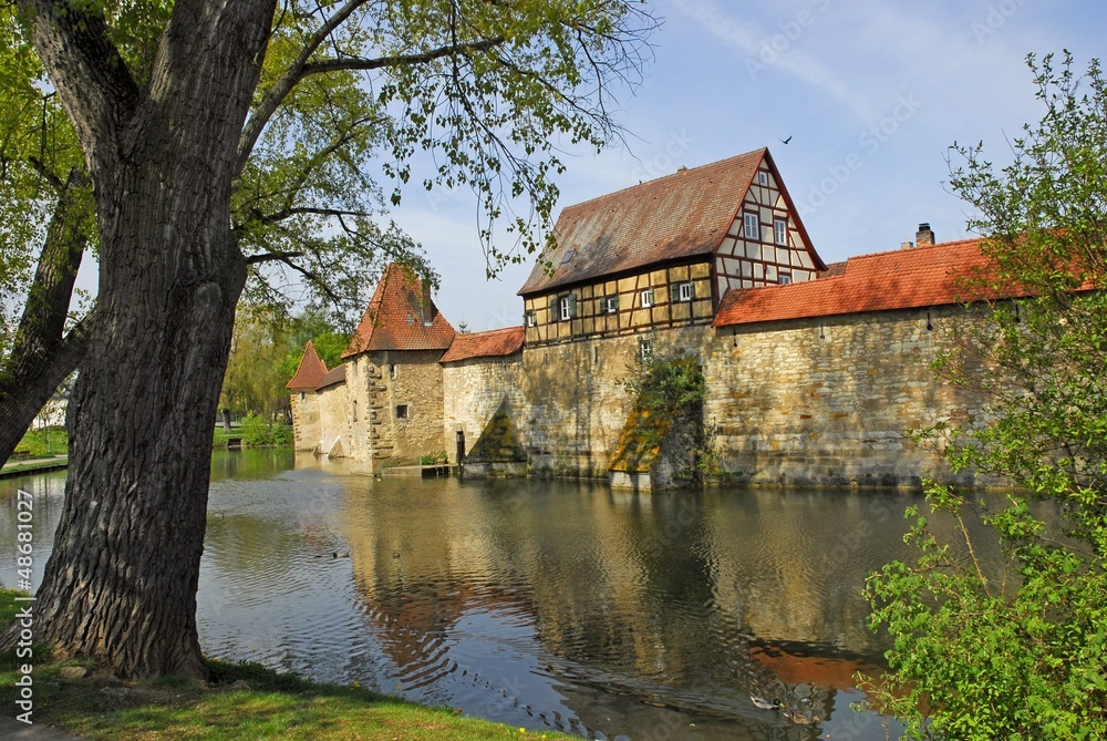 Fototapeta premium Idylle an der Stadtmauer