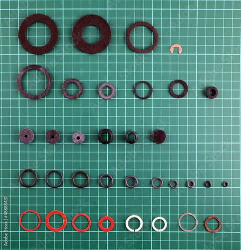 gaskets on green grid
