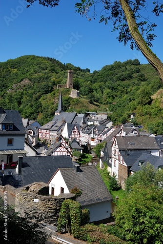 Wallpaper Mural Monreal (Eifel) 3 Torontodigital.ca