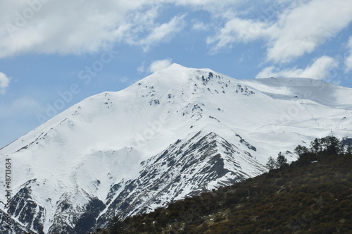 Snow mountain © redbeach