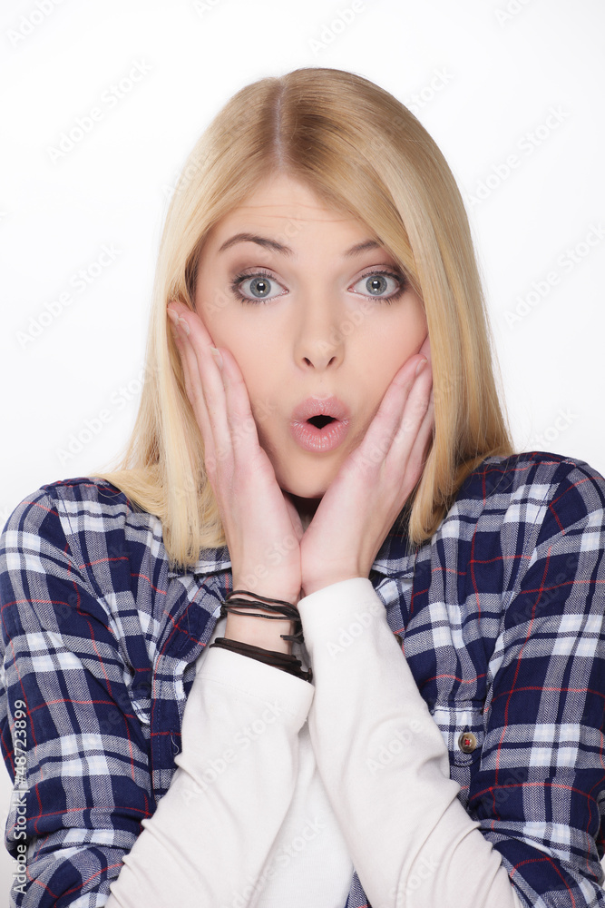 attraktive Frau erstaunt