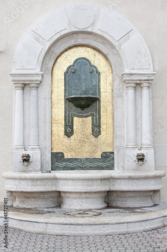 Wallpaper Mural Budapest - monumento fontana Torontodigital.ca