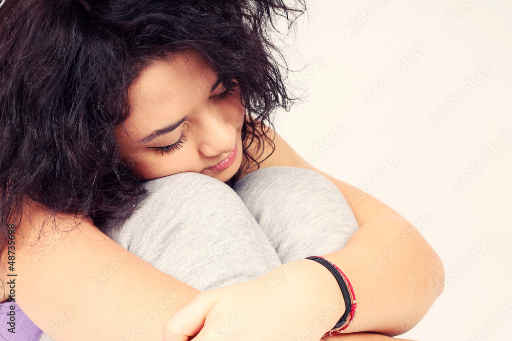 Naklejka premium Young brown-haired woman sleeps