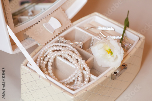 A bride's accessories