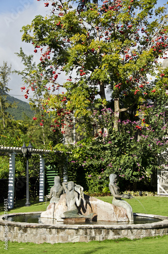 Nevis, Botanischer Garten, Brunnen. photo