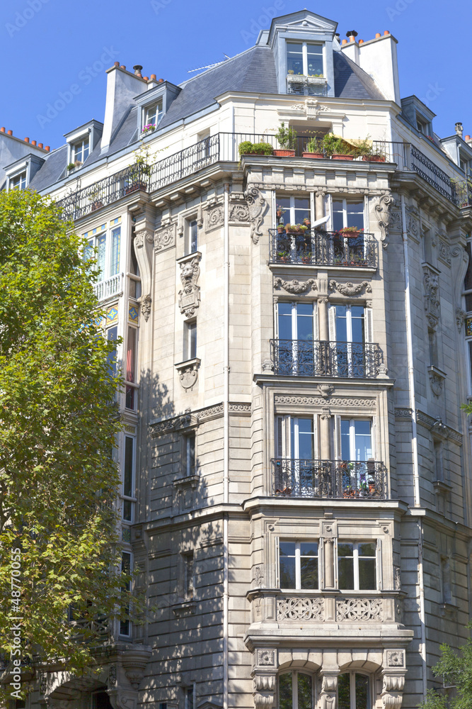 custom made wallpaper toronto digitalTraditionelles Wohngebäude in Paris, Frankreich