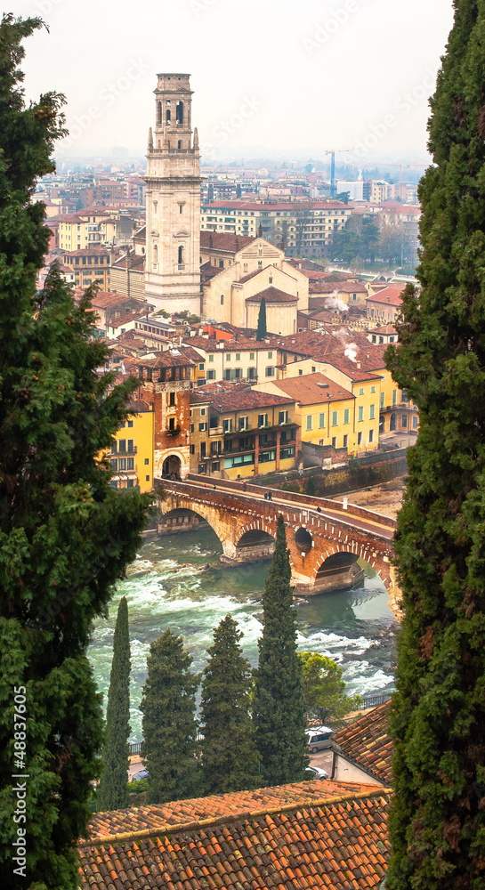 Domo de Verona, Italy. ponte di Pietra