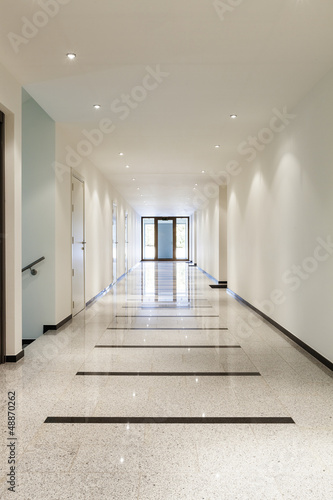 Photo modern architecture, interior, long corridor