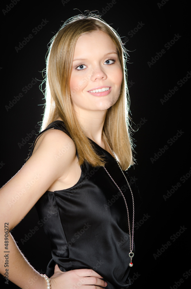 selbstbewusste junge frau selbstbewusste junge frau