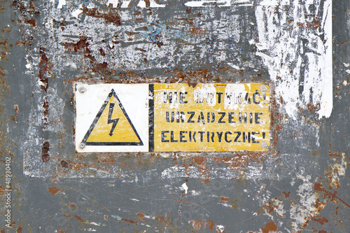 Uwaga urządzenie elektryczne stare