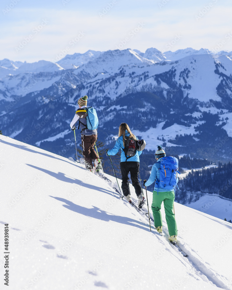 Drei Skitourengeher