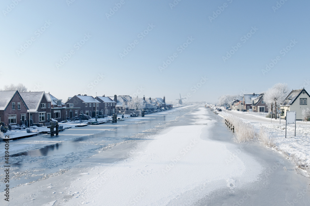 Obraz premium Frozen River in Winter