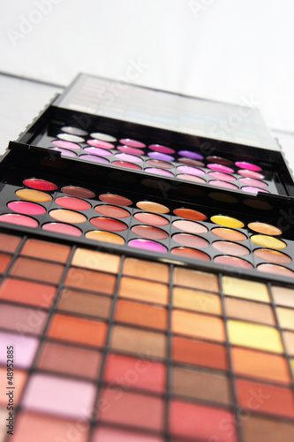 Professional cosmetic palette