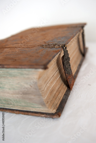 Aged, very old book on focus and blur