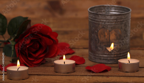 Foto Teelichter mit Rose und Rosenblätter