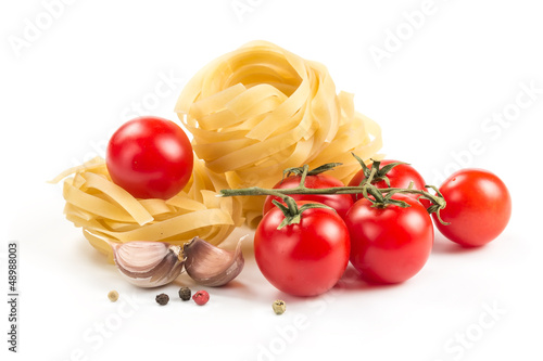 Noodle nest with tomatoes