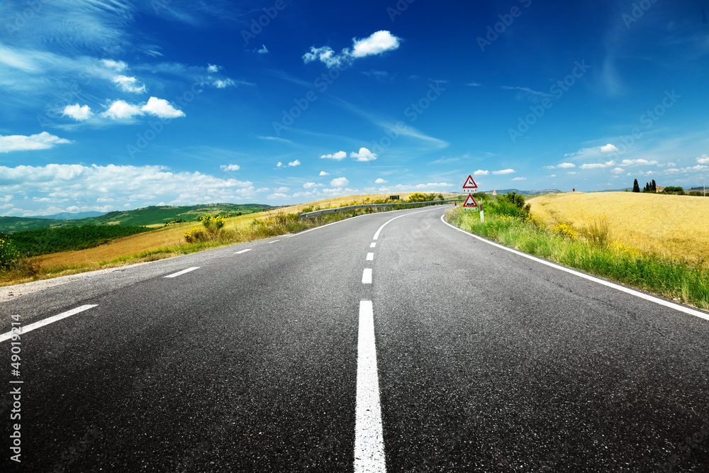 Fototapeta premium asphalt road in Tuscany Italy