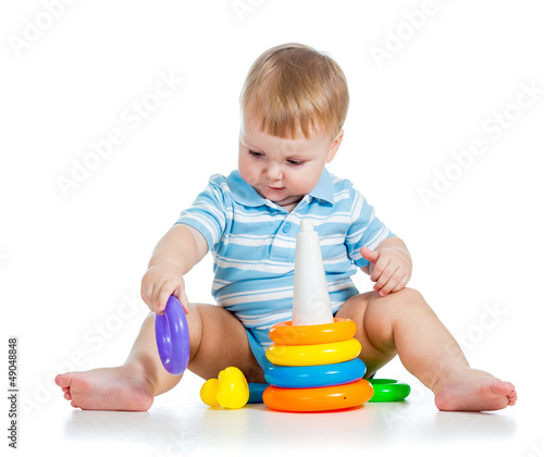 baby boy playing with color...