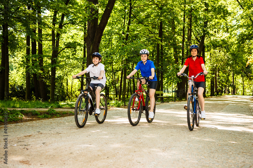 Naklejka premium Cyclists