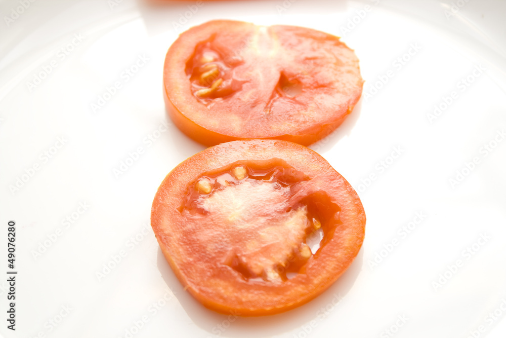 Tomaten auf Teller Tomaten auf Teller