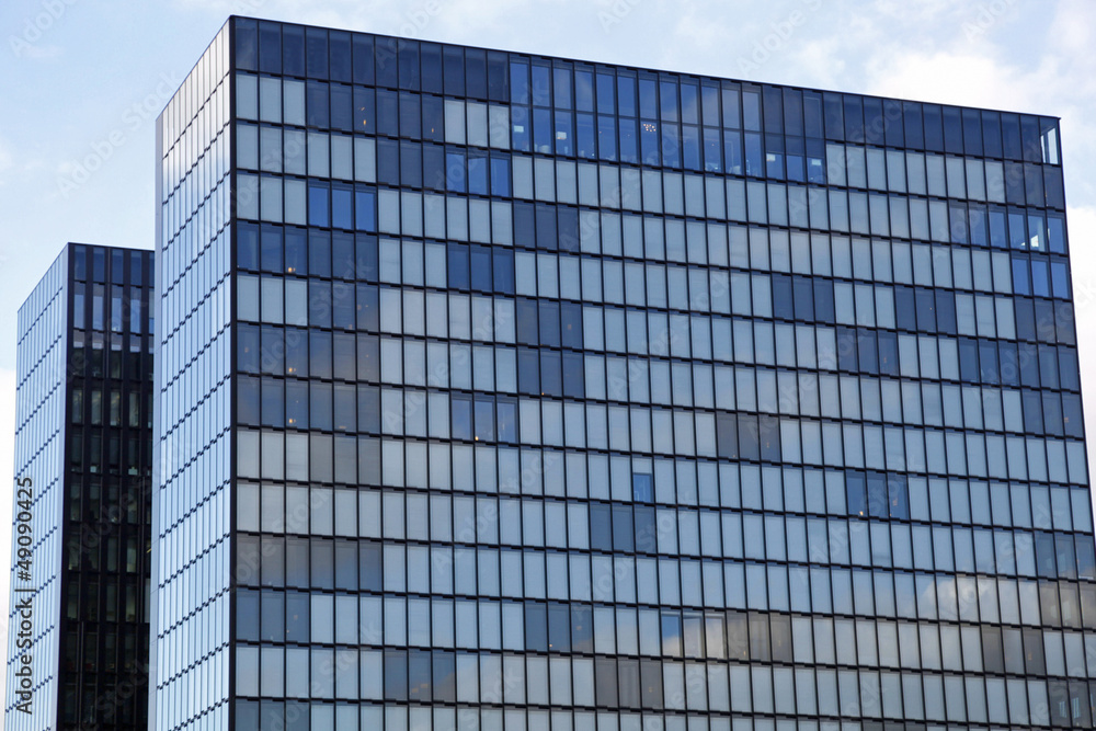 Modernes Bürogebäude in Düsseldorf, Deutschland Modernes Bürogebäude in Düsseldorf, Deutschland