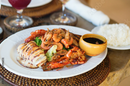 Delicious grilled squid with seafood