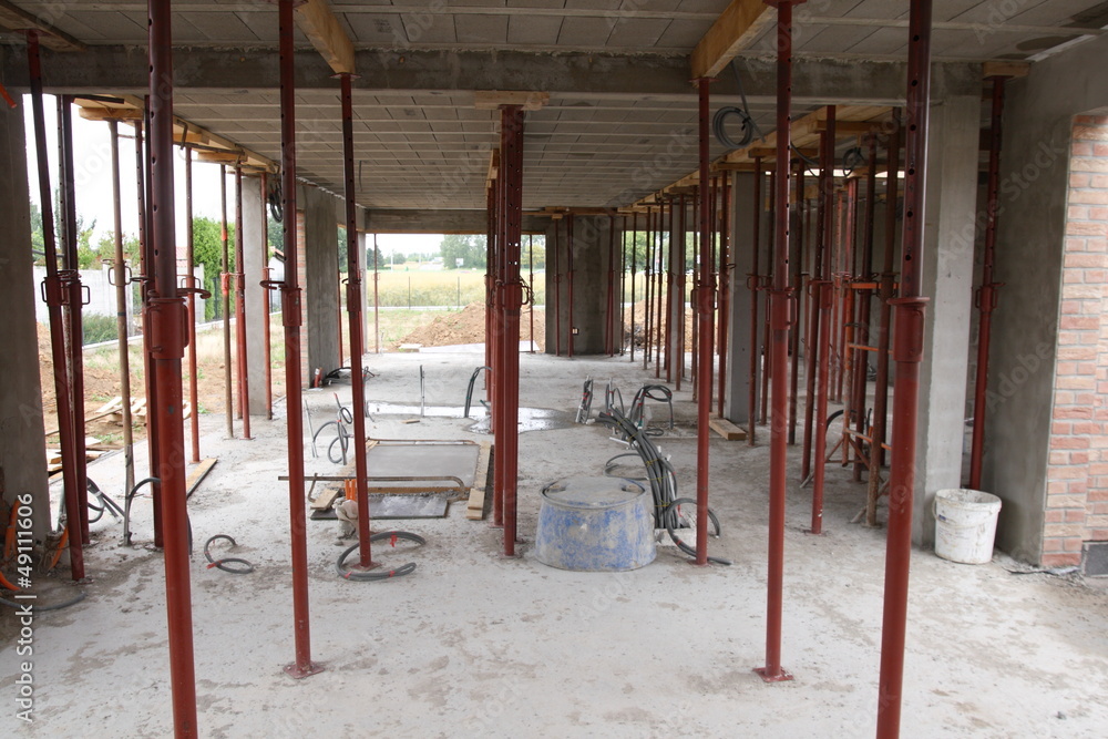 Fototapeta premium construction maison individuelle étai dalle