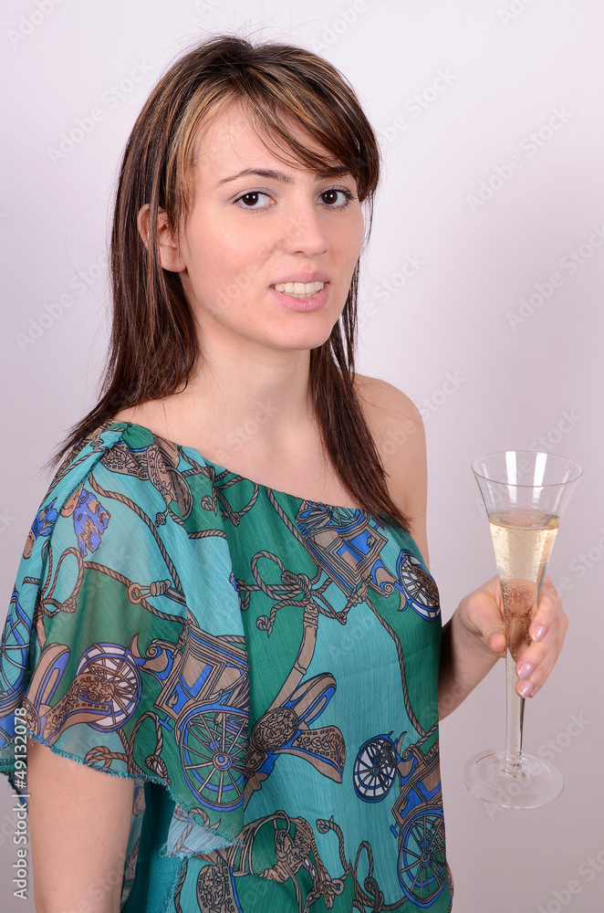 frau mit sektglas
