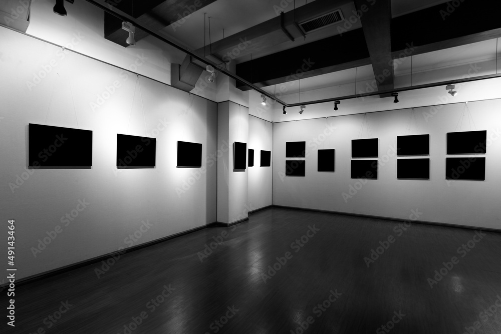 Obraz premium empty frame in art museum