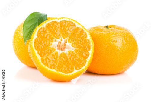 Fototapeta Naklejka Na Ścianę i Meble -  tasty tangerines isolated on white