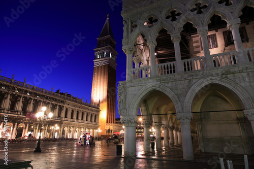 Palazzo Ducale Pizza San Marco di Notte © Pixelshop