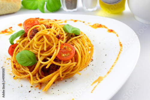 Spaghettis pesto rosso - Spaghetti mit rotem Pesto photo