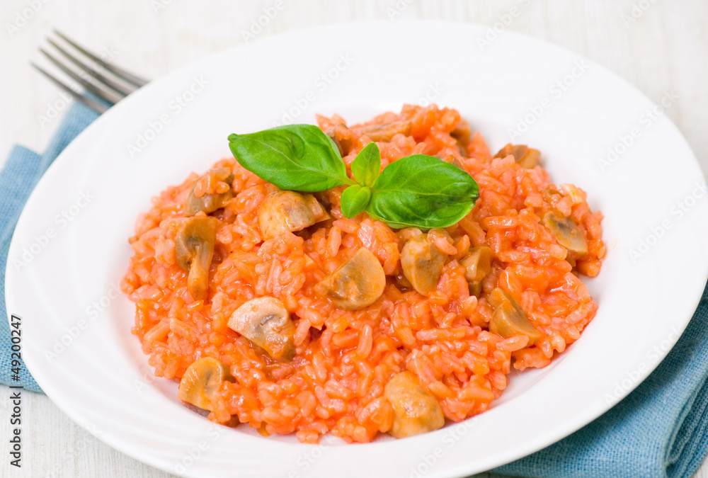 risotto with mushrooms and tomatoes risotto with mushrooms and tomatoes